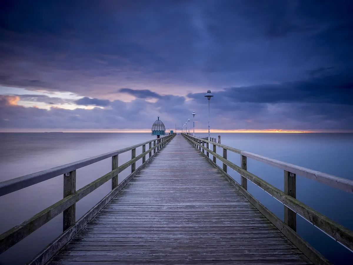 Reading List: 8 Novels Set in British Seaside Towns for Your Next Holiday